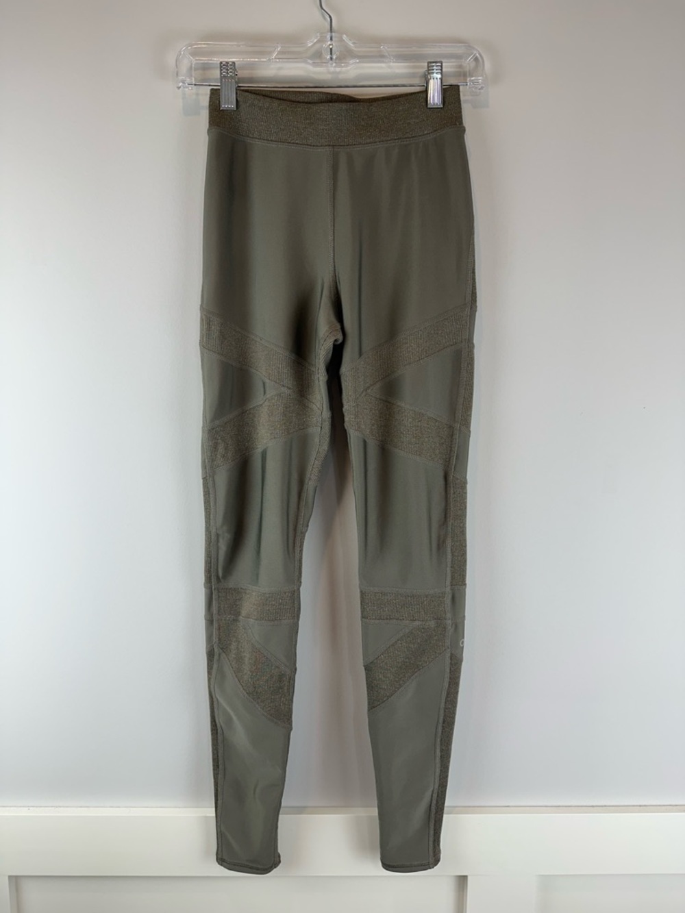 Alo Yoga Olive Branch Green Athletic Athleisure Sporty Level Up Leggings Small